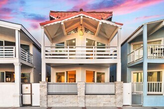 Building Photo - Fully Furnished, Oceanfront Boardwalk in Newport Beach