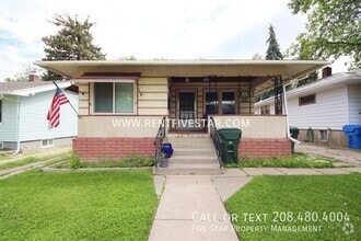 Building Photo - 616 1/2 S 10th Ave-