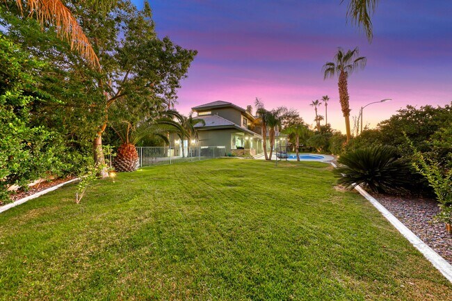 Building Photo - Stunning Green Valley, Guard Gated Community, Pool Home!