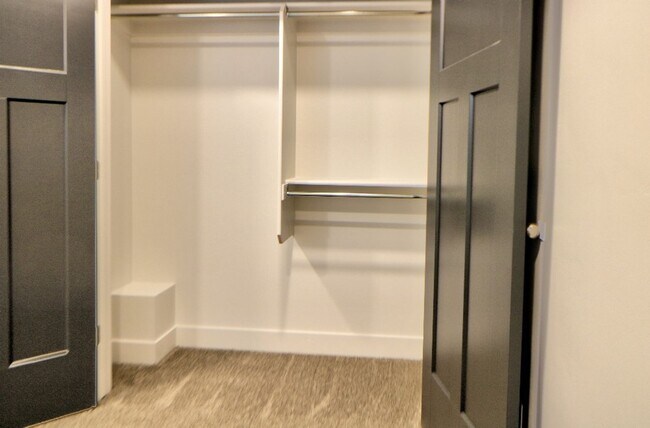 Building Photo - 67 E 500 S