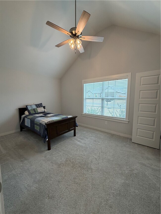 Building Photo - 2739 S Angels Rd