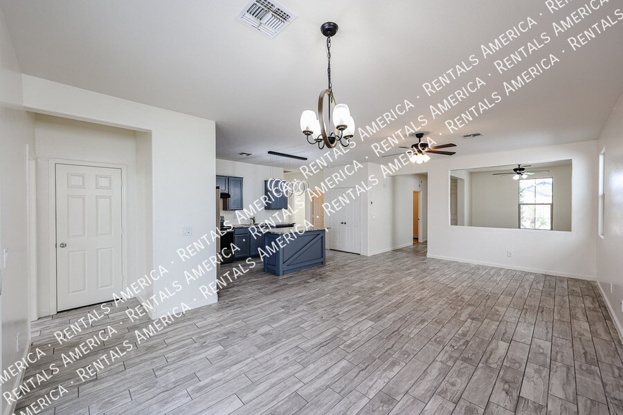 Building Photo - 9820 W Sanna St