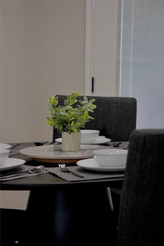 Building Photo - 14 Redberry Ct