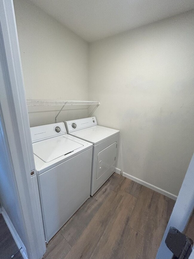 Building Photo - Sublease 6/1/25- 10/31/25