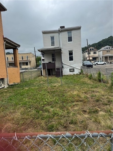 Building Photo - 813 Dohrman St