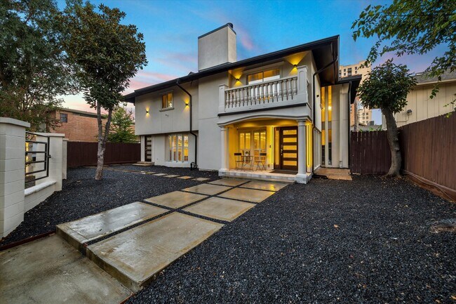 Building Photo - 6321 Deerwood Rd