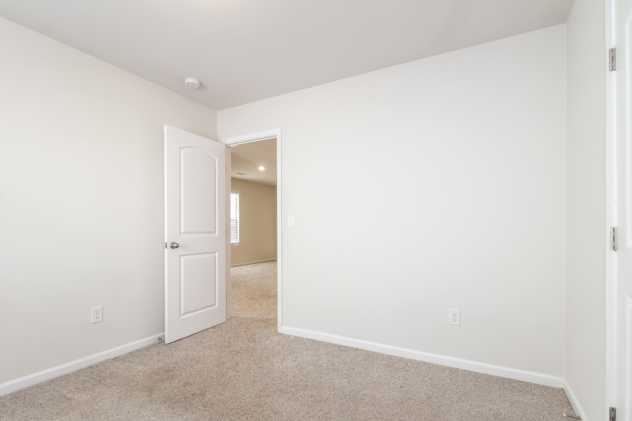 Building Photo - 157 Evvalane Dr