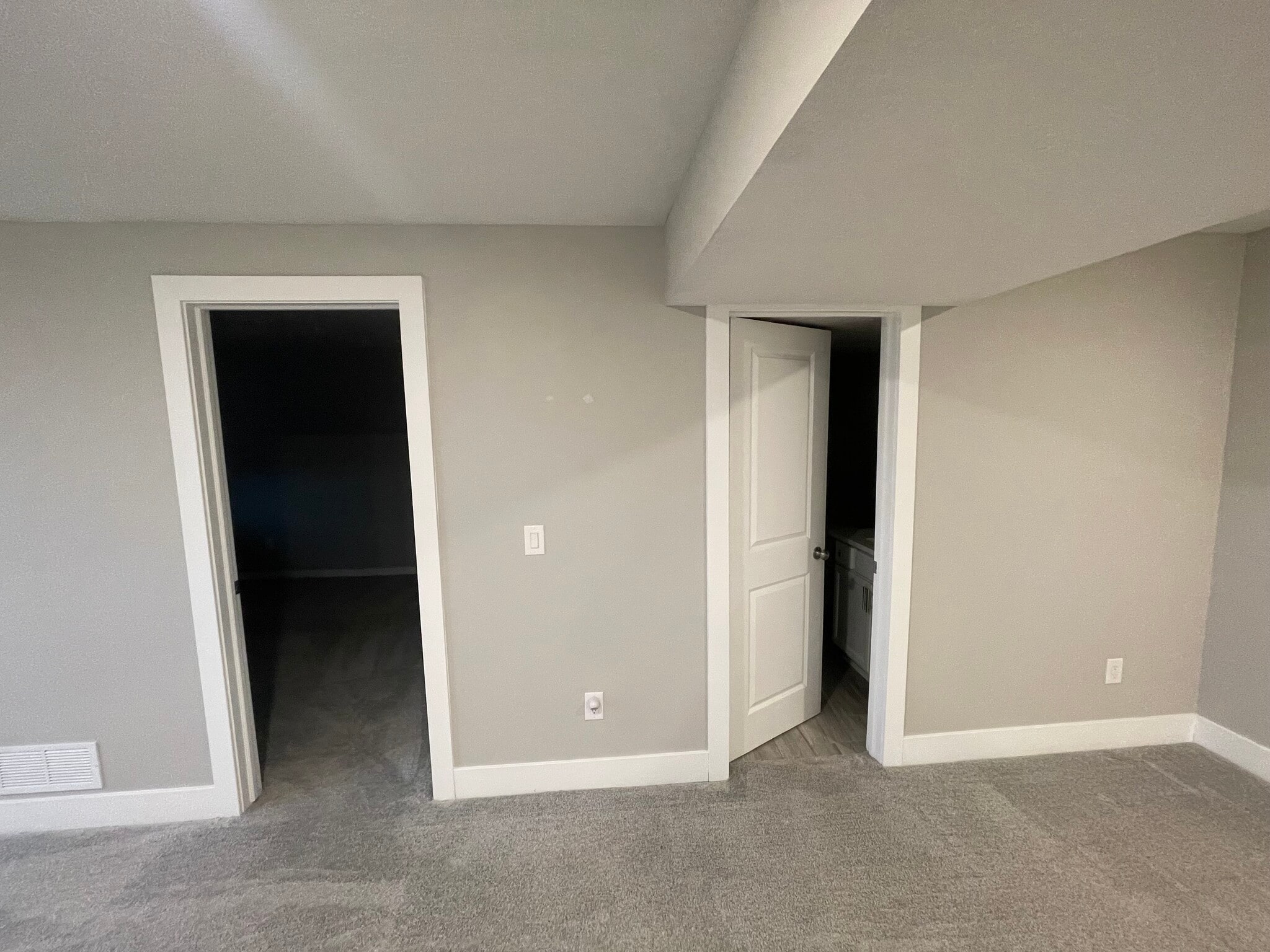 Building Photo - 610 NE 57th St