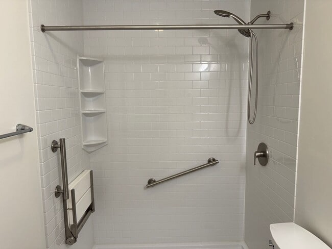 Building Photo - Black Mountain - Newly Renovated 3 Bedroom