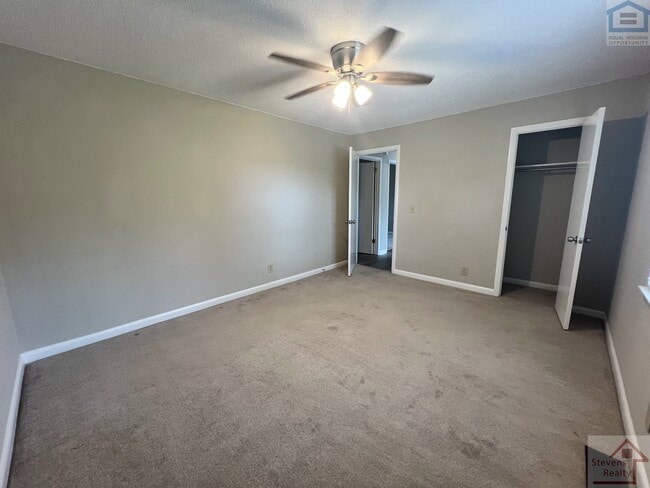 Building Photo - 8501 Maplewood Trail
