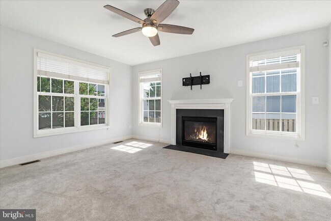 Building Photo - 132A Pineview Ave