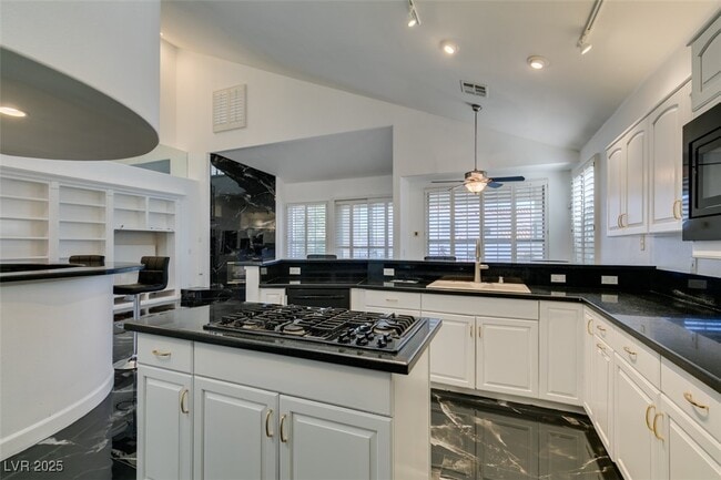 Building Photo - 174 Buena Ct