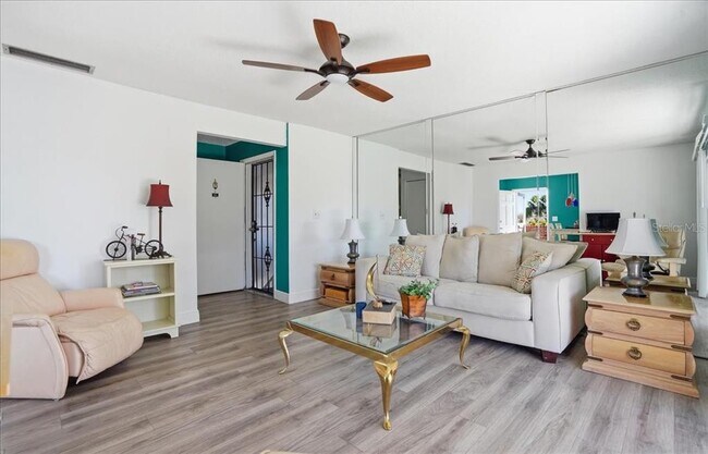 Building Photo - 3580 38th Ave S