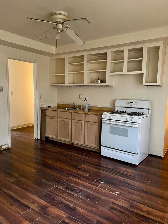 Building Photo - 3514 Spruce St