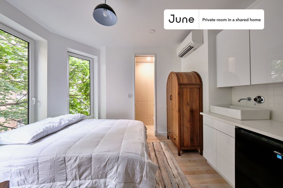 Building Photo - Room in Shared 4 bed/4 bath home in Ditmas Park