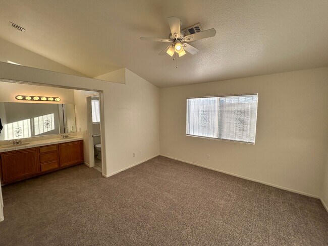 Building Photo - Welcome Home! Charming 3 Bedroom, 2 Bath, ...