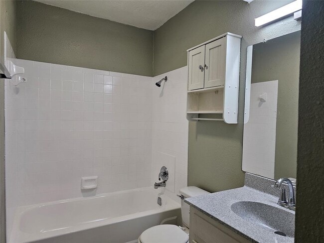 Building Photo - 1305 Bonnie Brae St