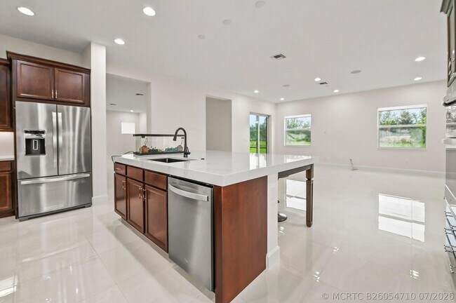 Building Photo - 15030 Wildwood Cir