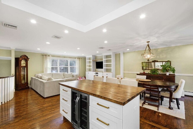 Building Photo - "Discover Comfort and Elegance: Spacious 4-Bed, 3-Bath Home with Hardwood Floors in Randolph, NJ!"