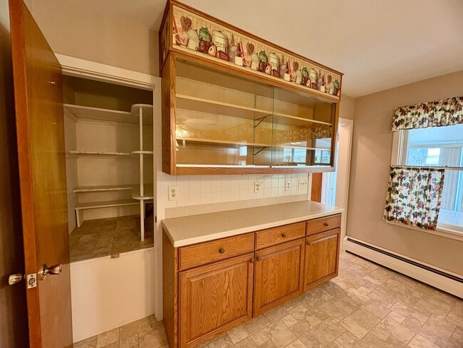 Building Photo - 3 Bedroom 2 Bathroom in Annville w/Huge Ga...