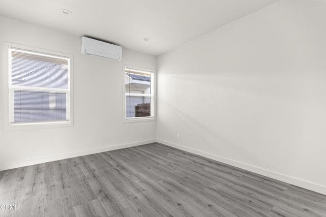 Building Photo - 6634 Vineland Ave