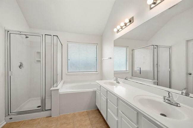 Building Photo - 5030 Birch Manor Ln