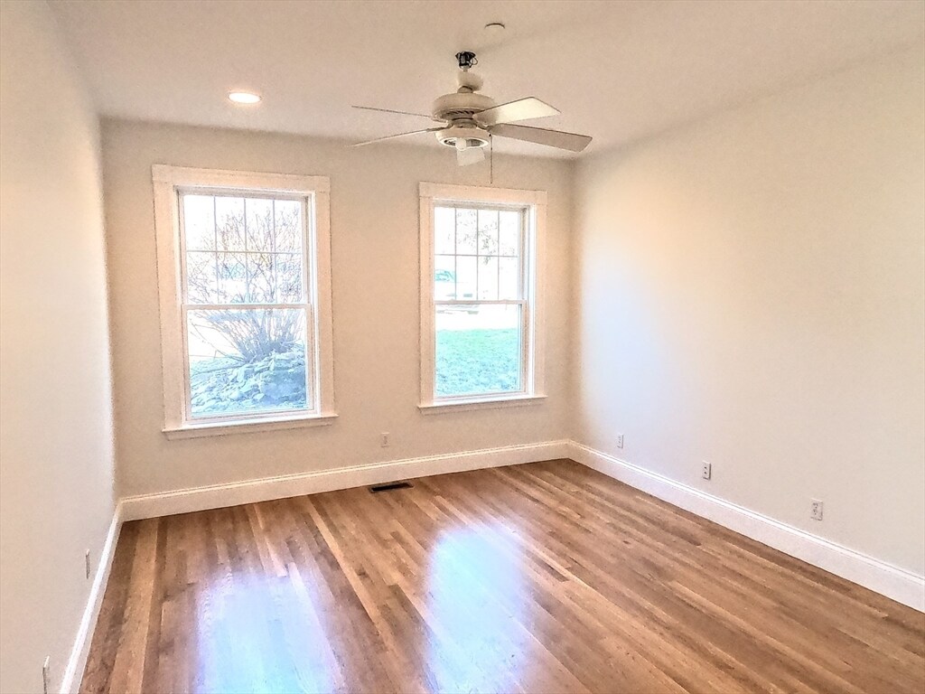 Building Photo - 15 Parley Ave
