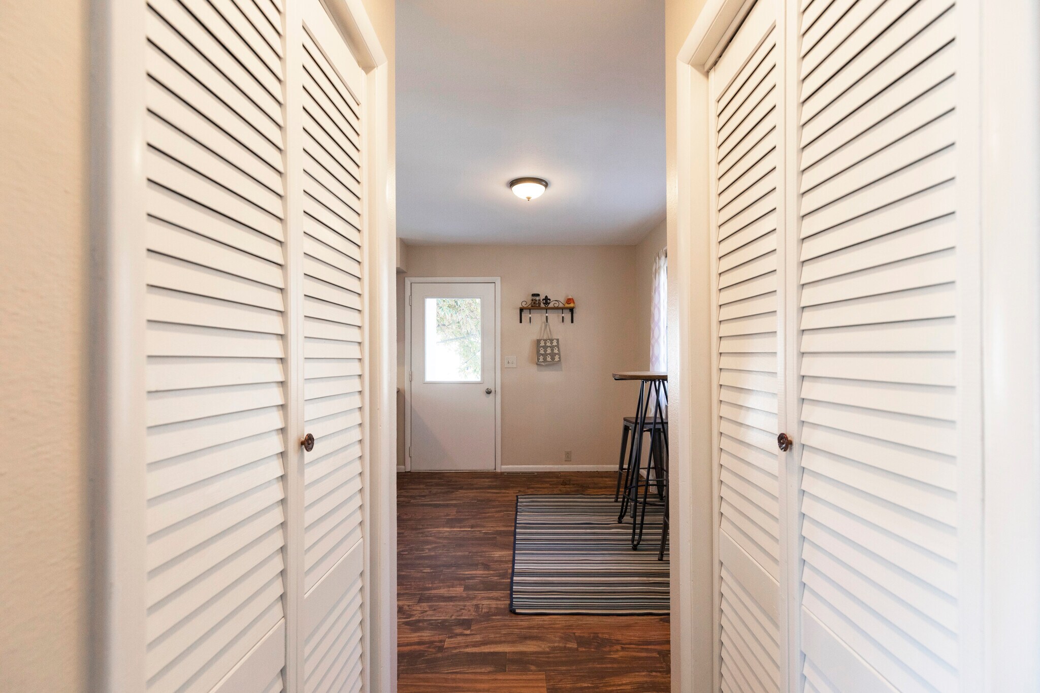 Building Photo - 1847 W Sussex Ave