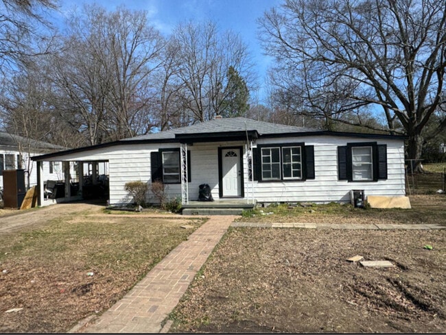 Building Photo - 308 Highland Ave SW