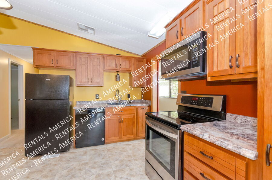 Building Photo - 10684 N Stromboli Ave