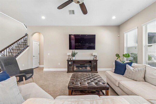 Building Photo - 4123 Windcrest Dr