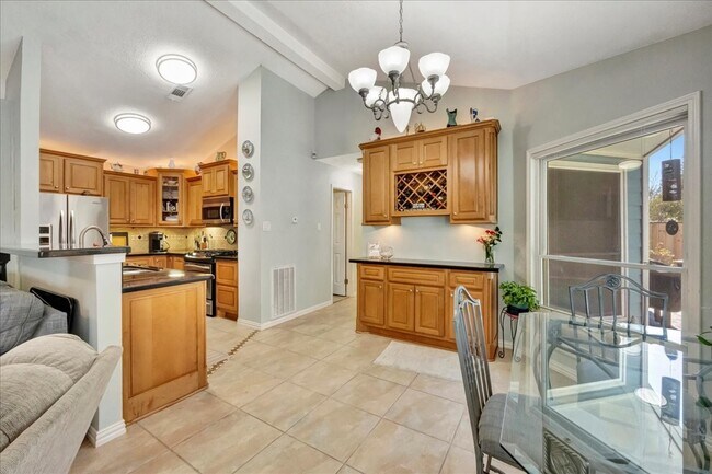 Building Photo - 16702 Dale Oak Way