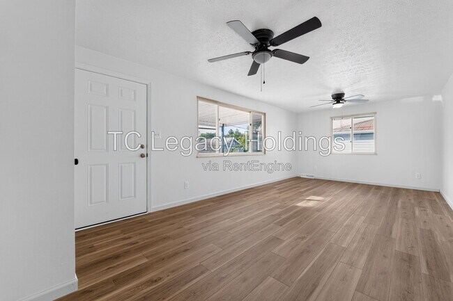 Building Photo - 729 Ridgeway Ave