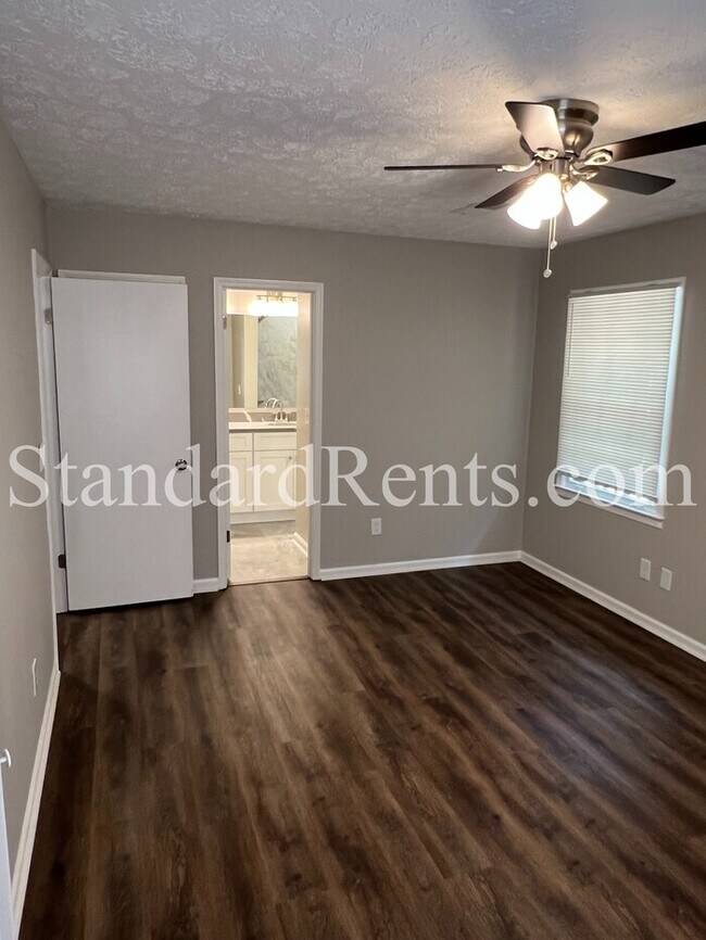 Building Photo - 4072 Plantation Dr