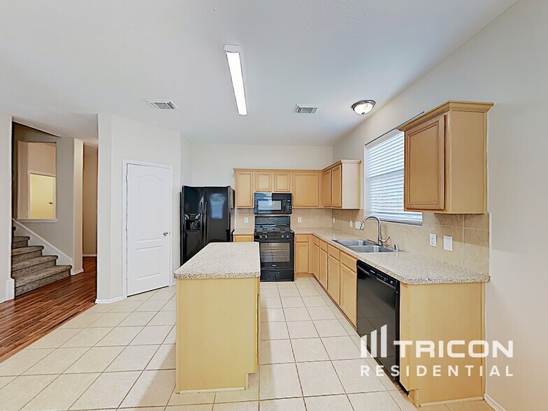 Building Photo - 9715 Haleys Comet Cir
