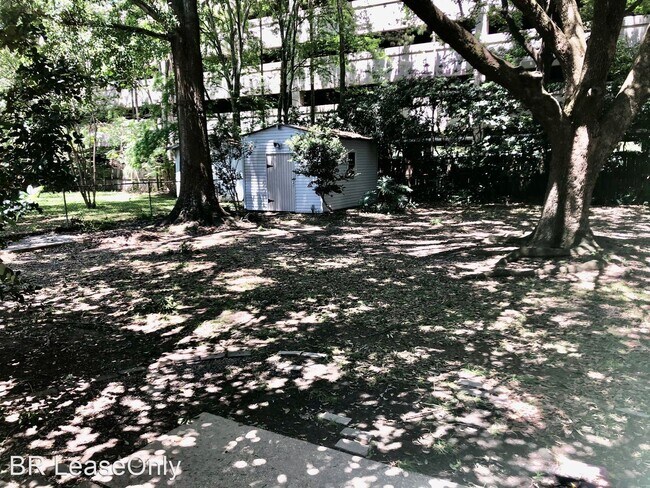Building Photo - 3 br, 1.5 bath House - 8321 N. Essen Heights