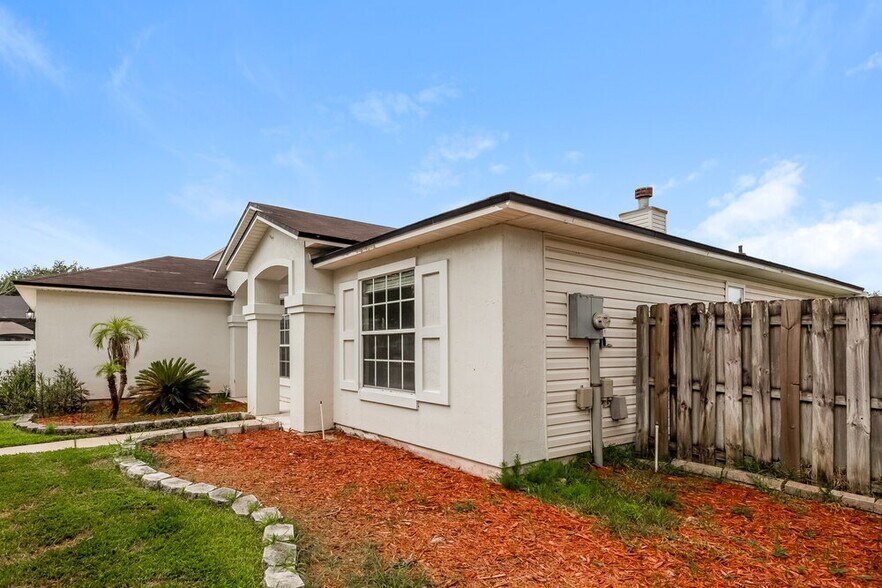 Building Photo - 3021 Captiva Bluff Cir