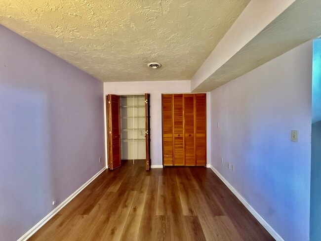 Building Photo - 197 Lake St