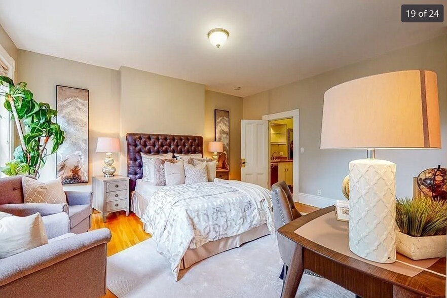 Building Photo - 256 W Newton St