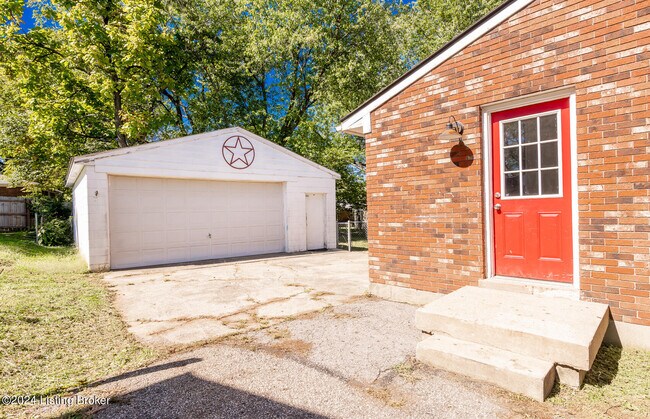 Building Photo - 120 Franklin Ave