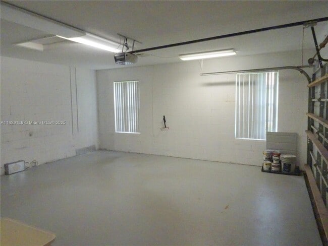 Building Photo - 10281 NW 11th Ct