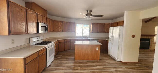 Building Photo - 1392 Adabel Dr