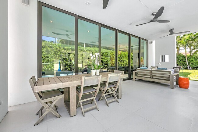 Building Photo - 5921 SW 87th St