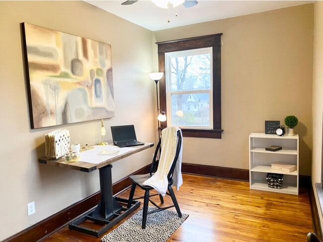 Building Photo - Stylish 2 Bedroom, 1.5 Bath Home with Vintage Charm + Modern Upgrades