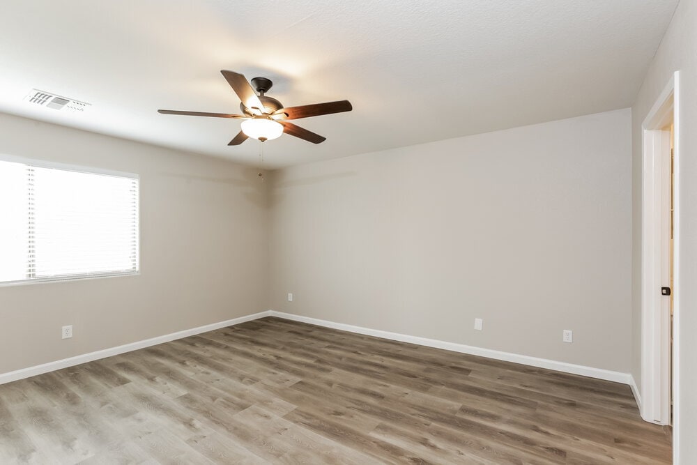 Building Photo - 4072 E Mica Rd