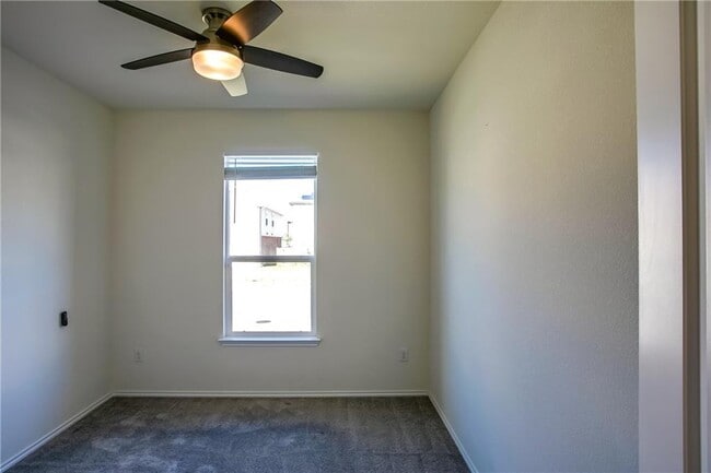 Building Photo - 545 Ayinger Ln