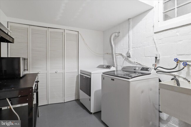 Building Photo - 414 Jefferson St