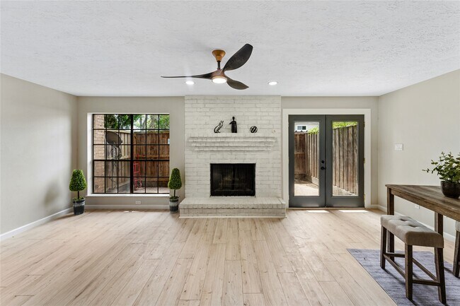 Building Photo - 9425 Fondren Rd