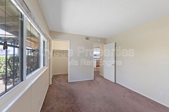 Building Photo - 130 Yorkshire Ct