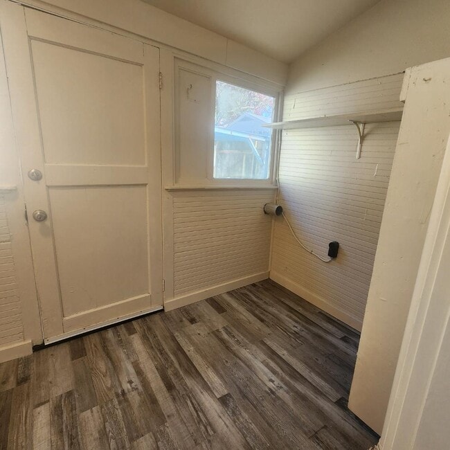 Building Photo - 112 Arvon Ave